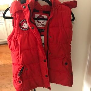 Canada vest